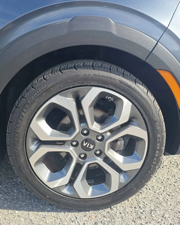 2020 Kia Soul - Image 8 of 16