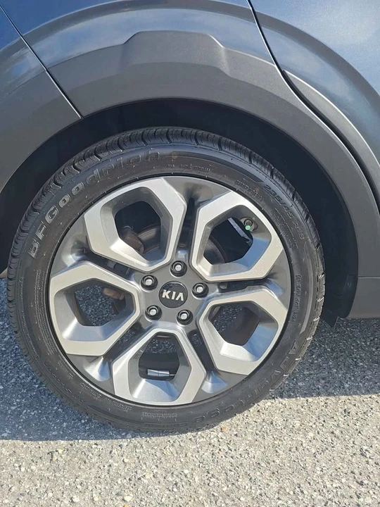 2020 Kia Soul - Image 7 of 16