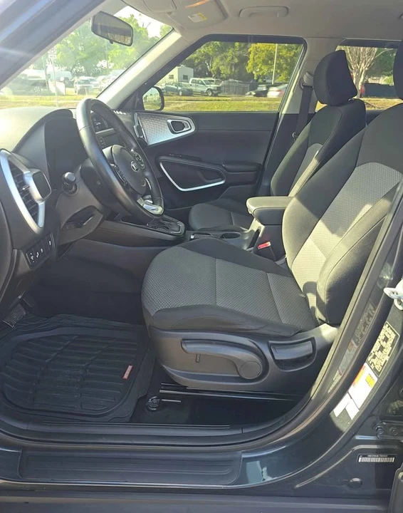 2020 Kia Soul - Image 9 of 16