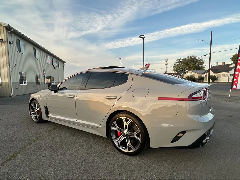 2020 Kia Stinger - Image 8 of 20