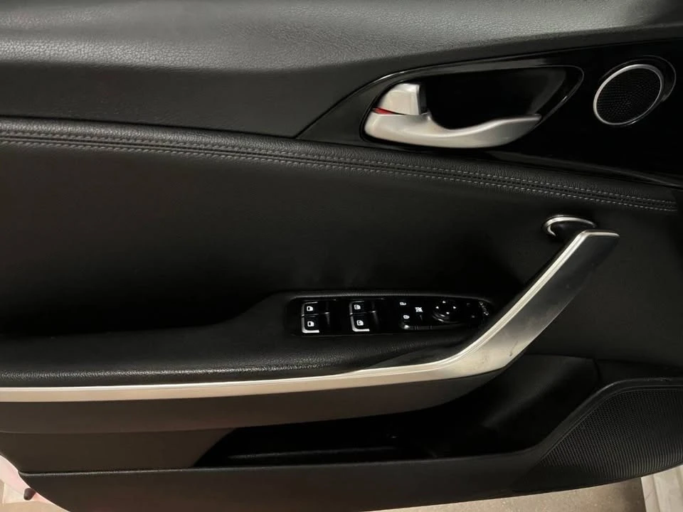 2020 Kia Stinger - Image 15 of 15
