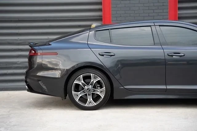2020 Kia Stinger - Image 11 of 19