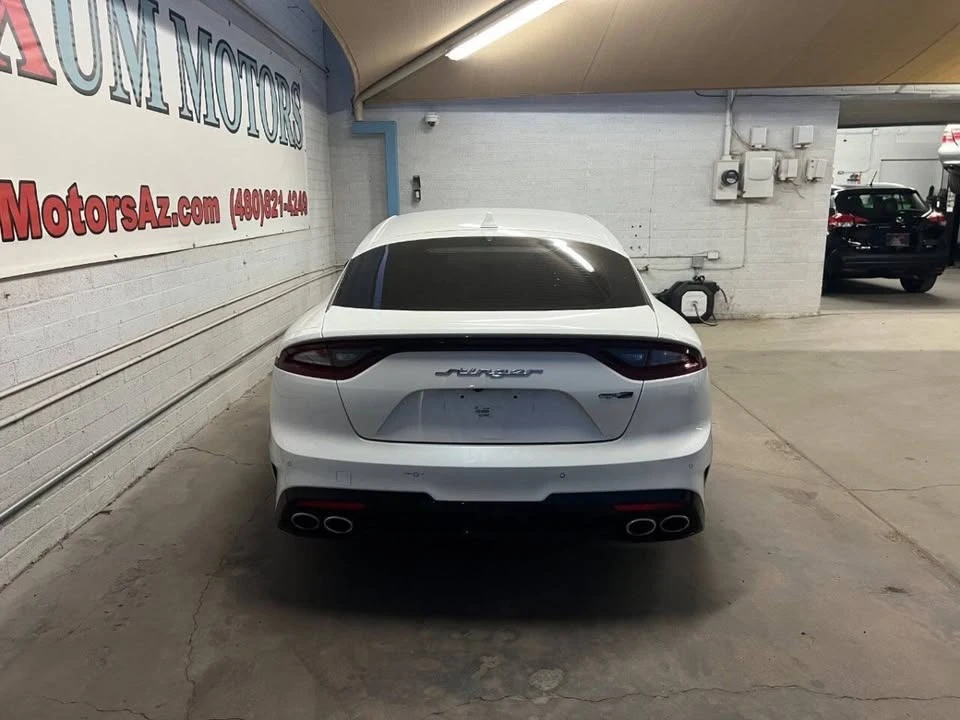 2020 Kia Stinger - Image 9 of 15