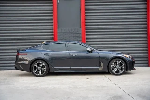 2020 Kia Stinger - Image 2 of 19