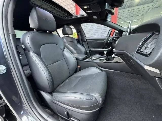 2020 Kia Stinger - Image 16 of 19