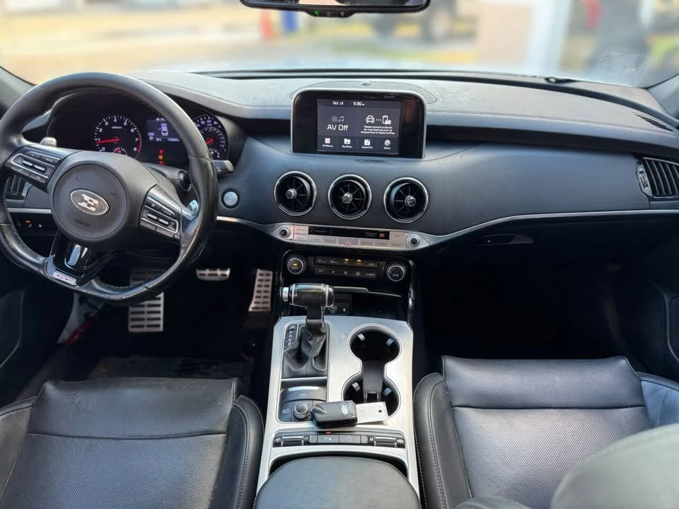 2020 Kia Stinger - Image 15 of 20