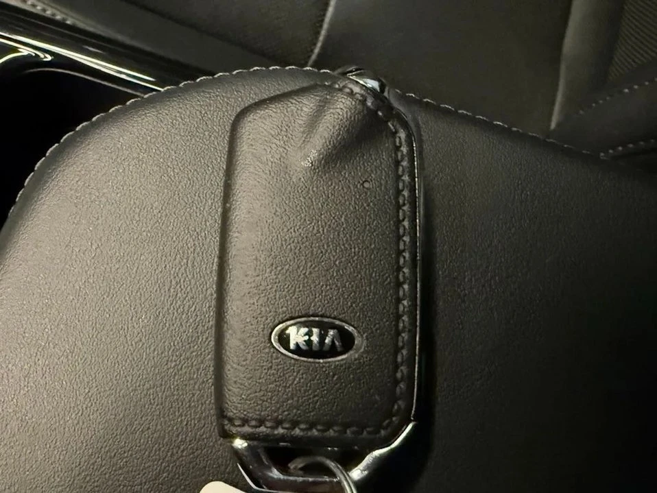 2020 Kia Stinger - Image 12 of 14