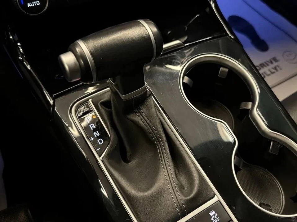 2020 Kia Stinger - Image 11 of 14