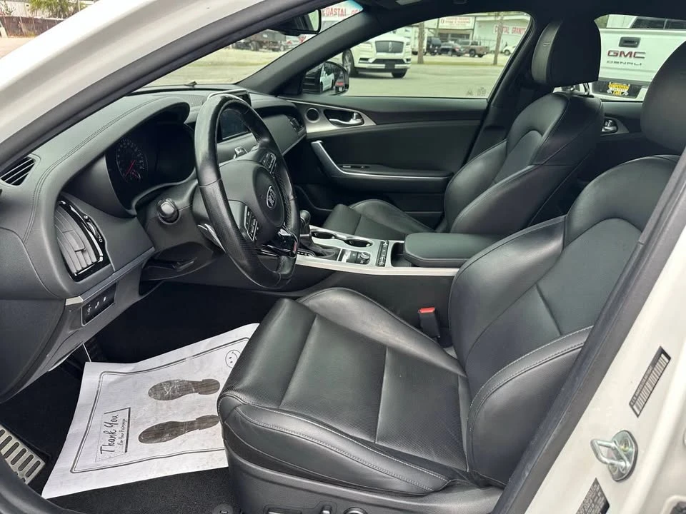 2020 Kia Stinger - Image 9 of 18