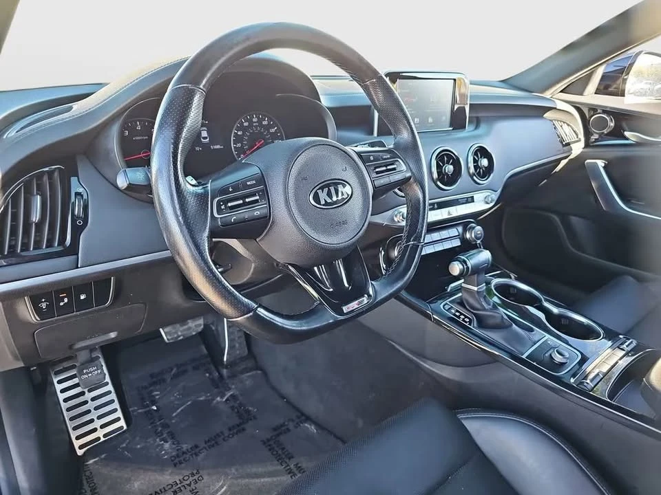 2020 Kia Stinger - Image 2 of 9