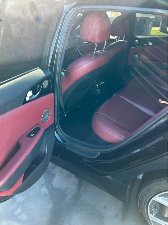 2020 Kia Stinger - Image 8 of 12