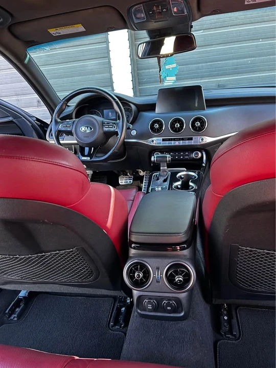 2020 Kia Stinger - Image 7 of 12