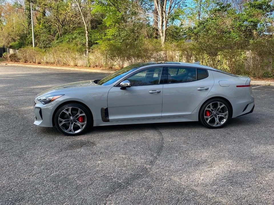 2020 Kia Stinger - Image 8 of 20