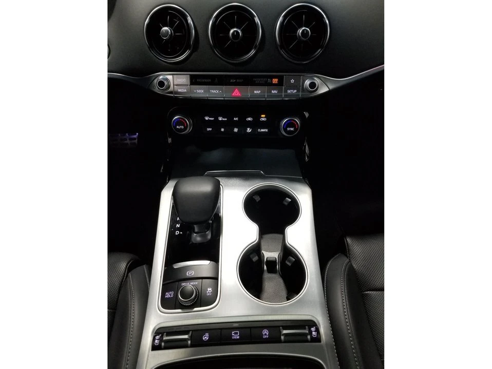 2020 Kia Stinger - Image 14 of 20