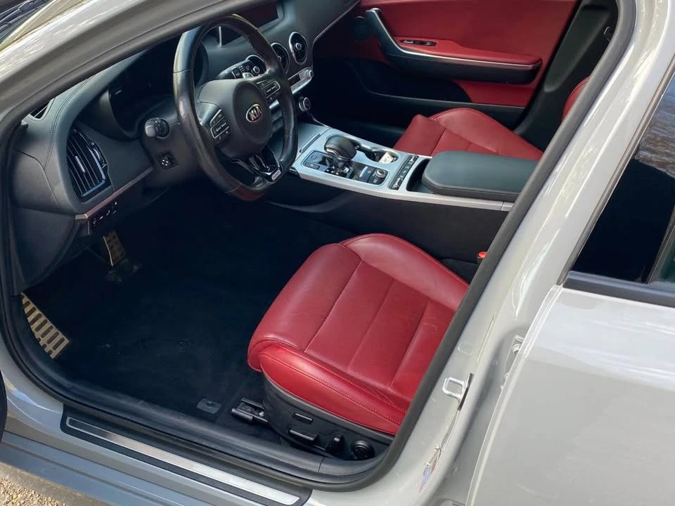 2020 Kia Stinger - Image 12 of 20