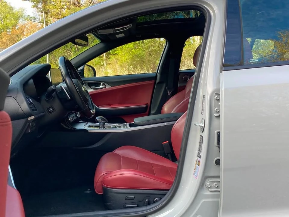 2020 Kia Stinger - Image 15 of 20