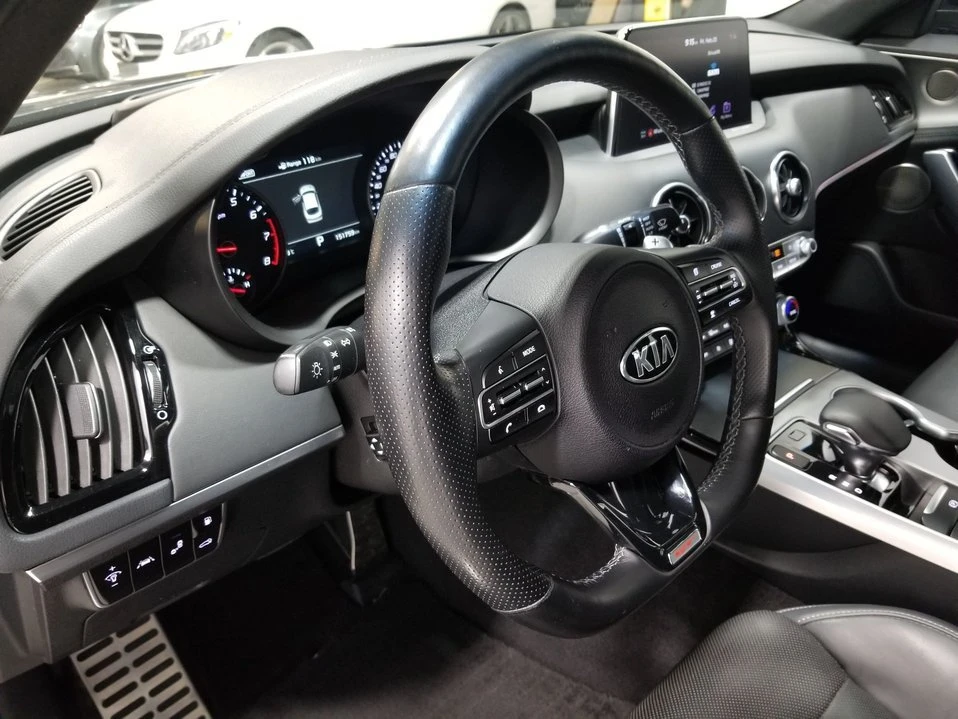 2020 Kia Stinger - Image 12 of 20