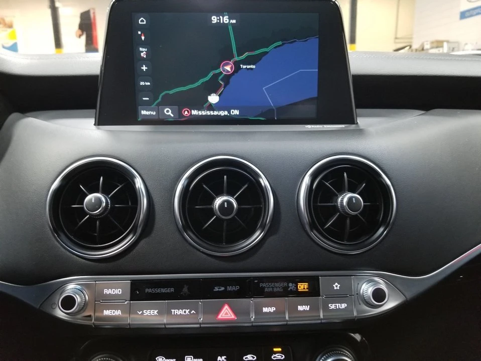 2020 Kia Stinger - Image 18 of 20