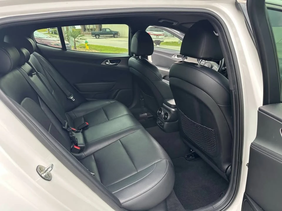 2020 Kia Stinger - Image 15 of 20