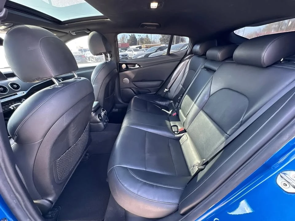 2020 Kia Stinger - Image 17 of 20
