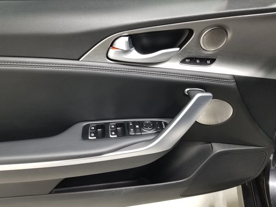2020 Kia Stinger - Image 10 of 20