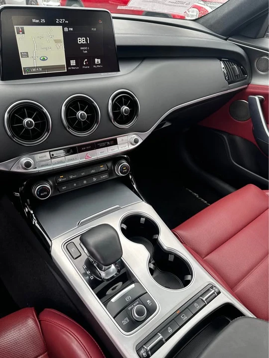 2020 Kia Stinger - Image 4 of 7