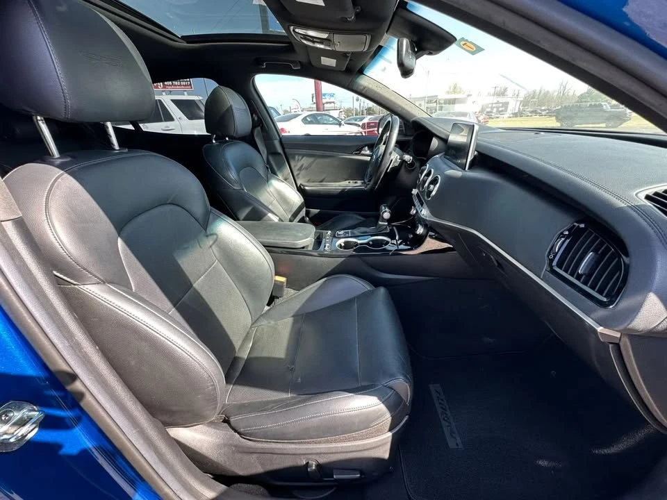 2020 Kia Stinger - Image 13 of 20