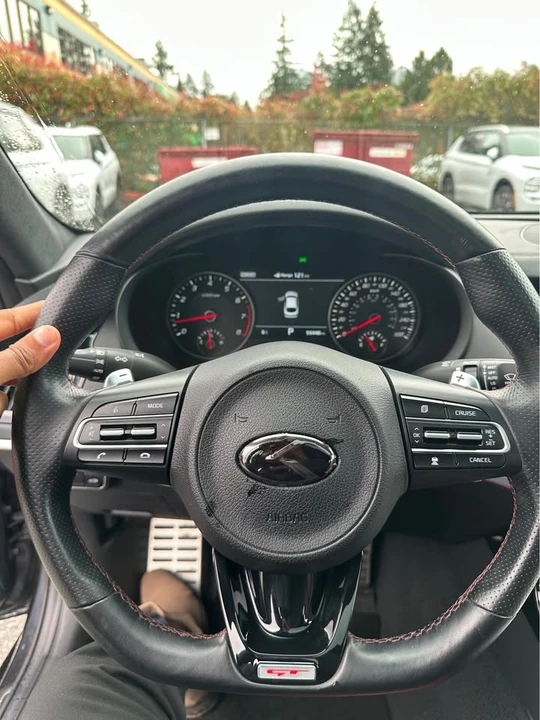 2020 Kia Stinger - Image 2 of 7