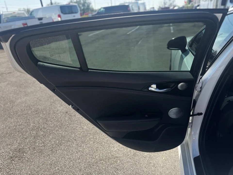2020 Kia Stinger - Image 9 of 20