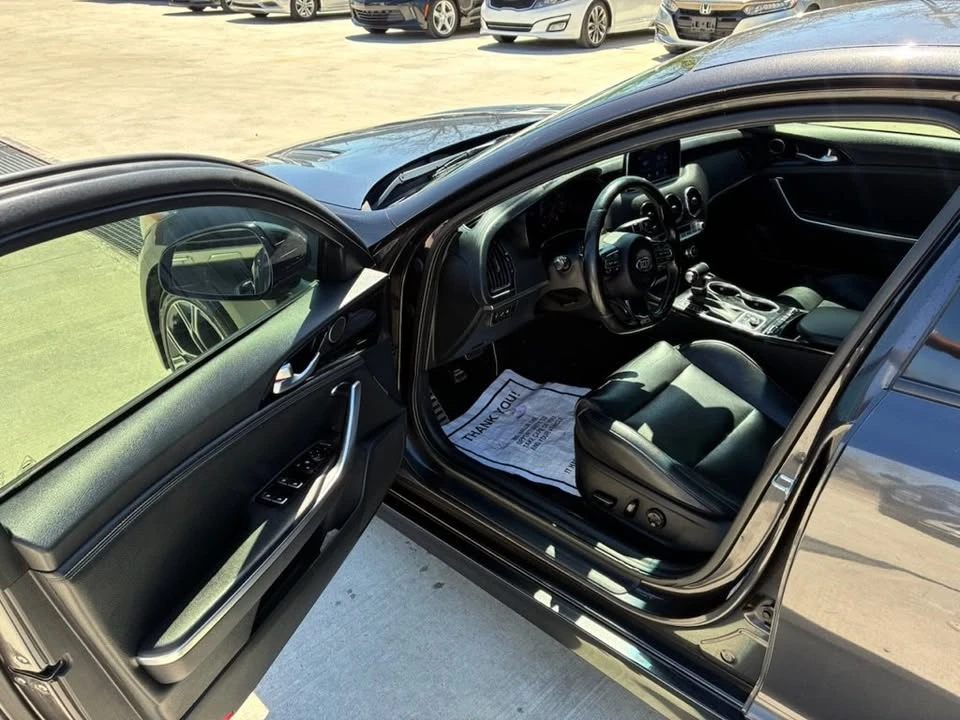 2020 Kia Stinger - Image 8 of 12