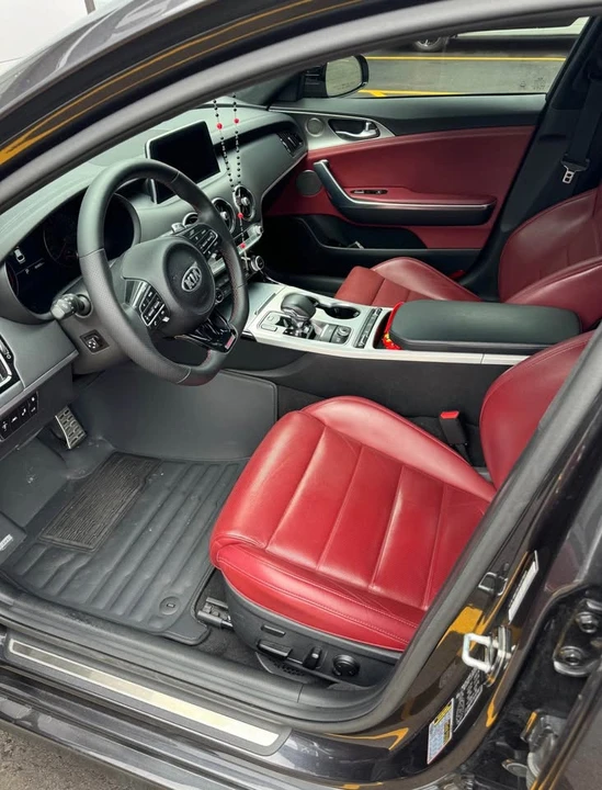 2020 Kia Stinger - Image 11 of 15
