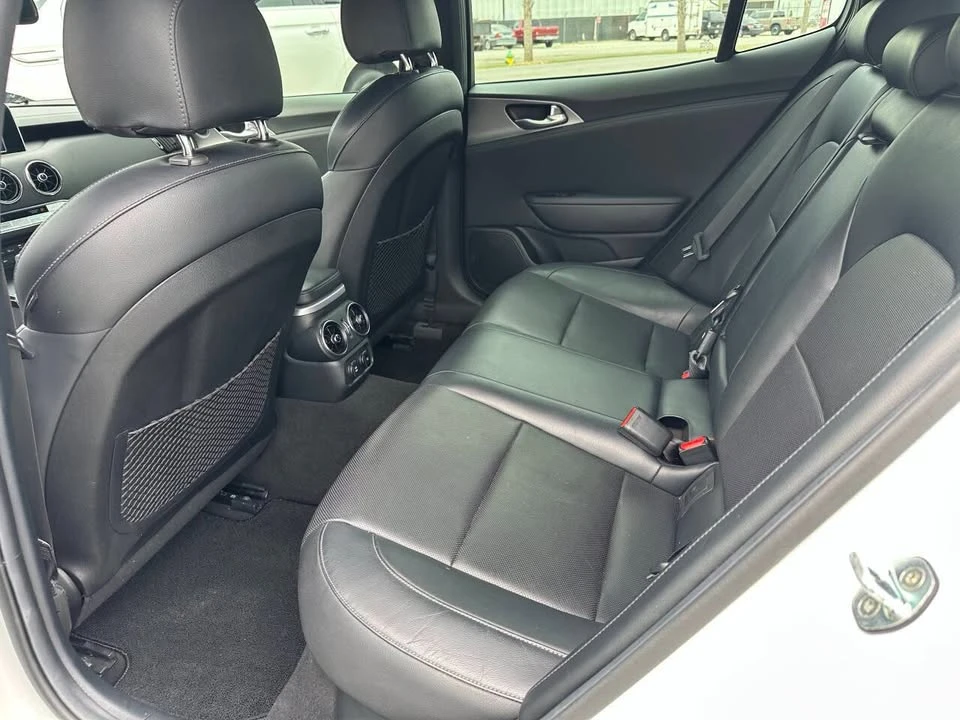 2020 Kia Stinger - Image 13 of 19