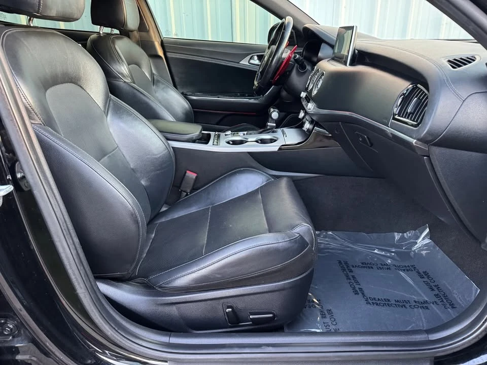 2020 Kia Stinger - Image 9 of 20