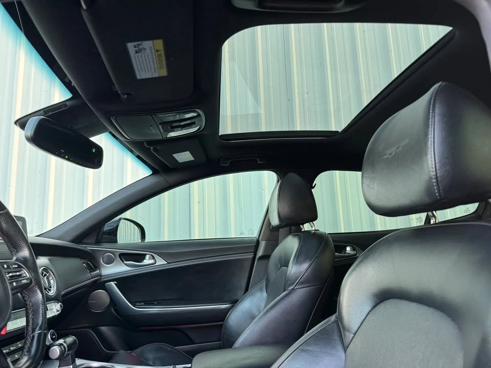 2020 Kia Stinger - Image 16 of 20