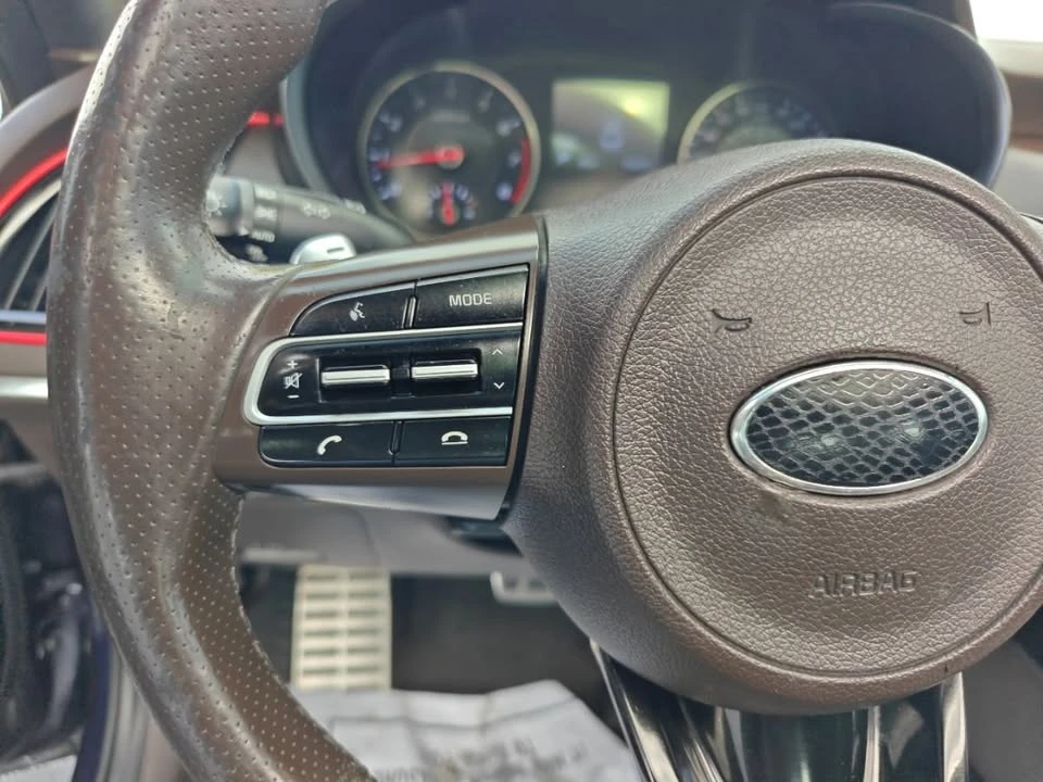 2020 Kia Stinger - Image 15 of 20
