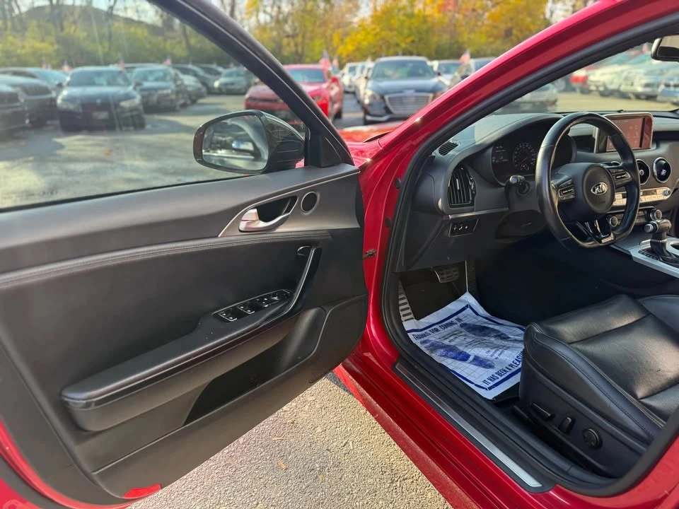 2020 Kia Stinger - Image 13 of 20