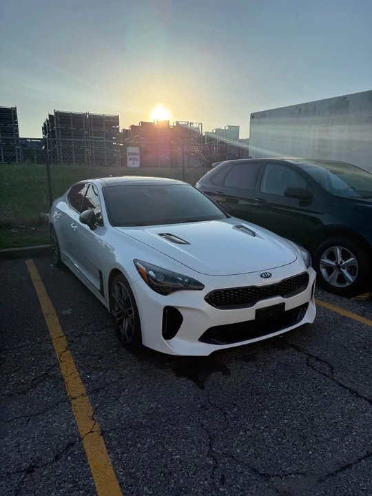 2020 Kia Stinger - Image 2 of 11