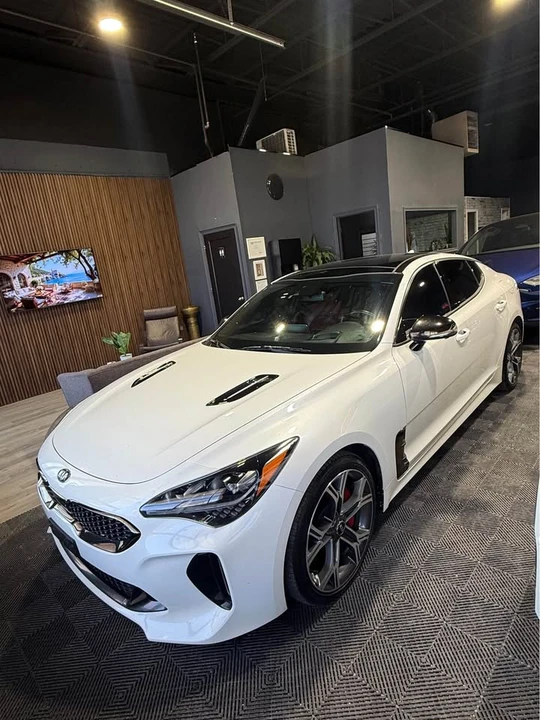 2020 Kia Stinger - Image 9 of 11
