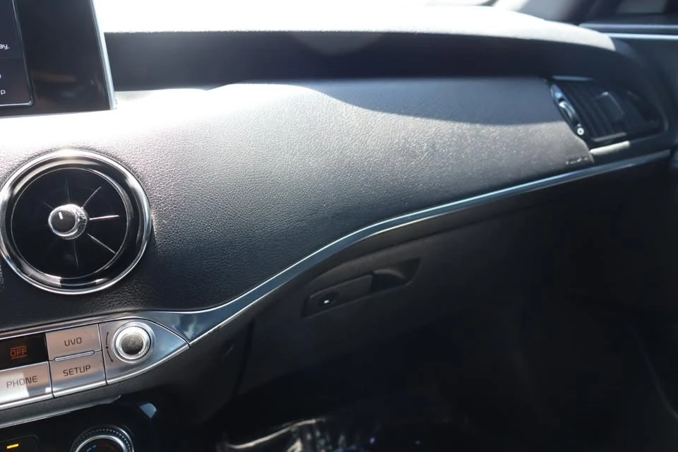 2020 Kia Stinger - Image 17 of 19