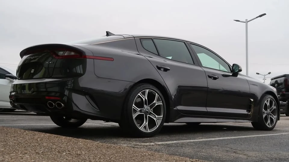 2020 Kia Stinger - Image 10 of 20