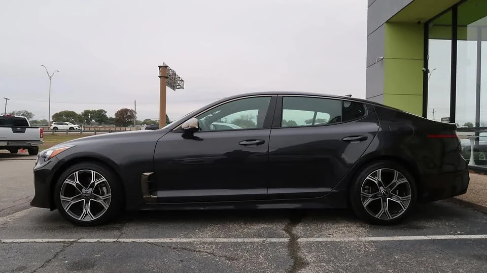 2020 Kia Stinger - Image 7 of 20
