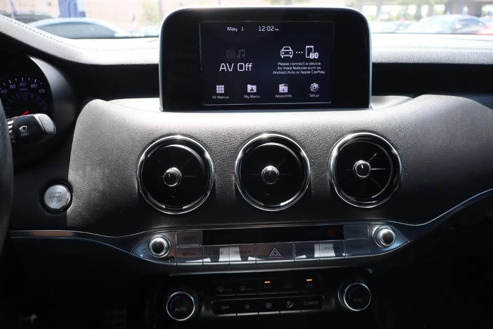 2020 Kia Stinger - Image 15 of 19