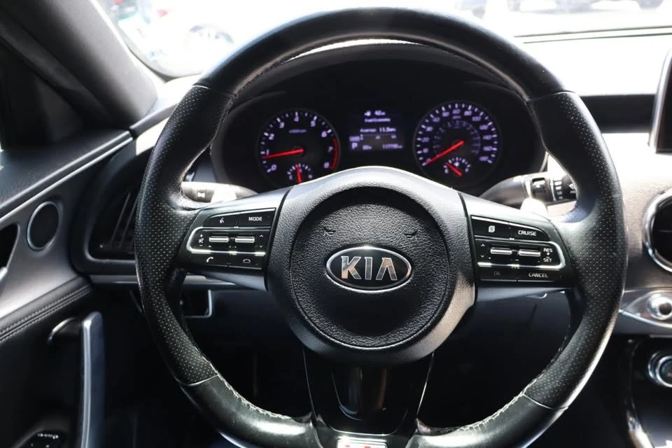 2020 Kia Stinger - Image 13 of 19