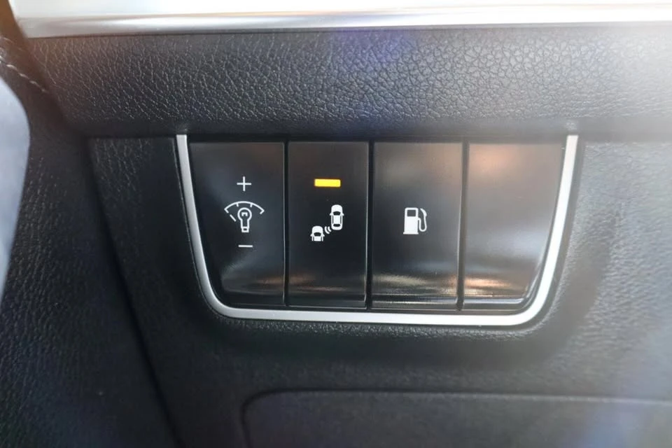 2020 Kia Stinger - Image 12 of 19