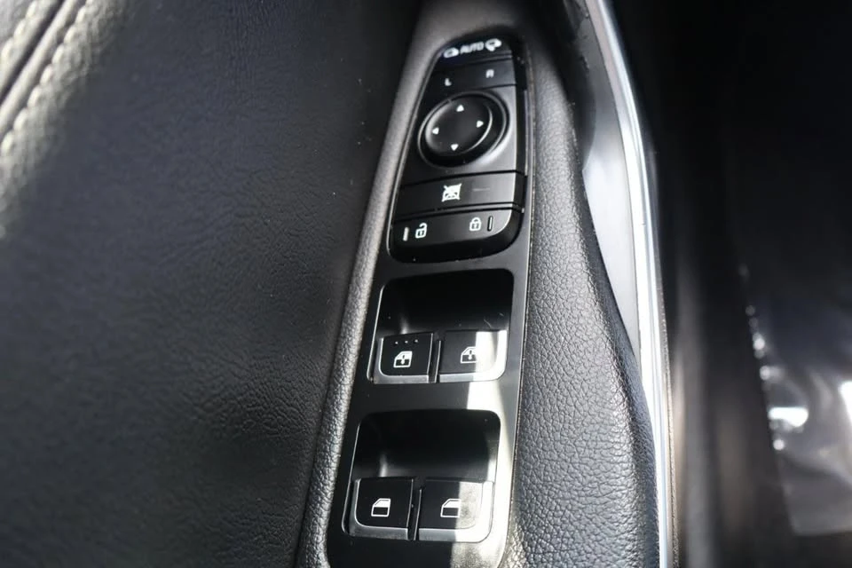 2020 Kia Stinger - Image 11 of 19