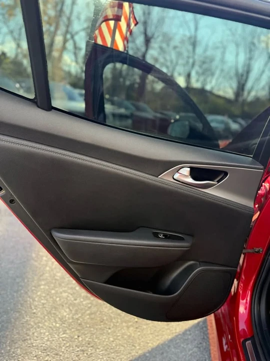 2020 Kia Stinger - Image 15 of 20