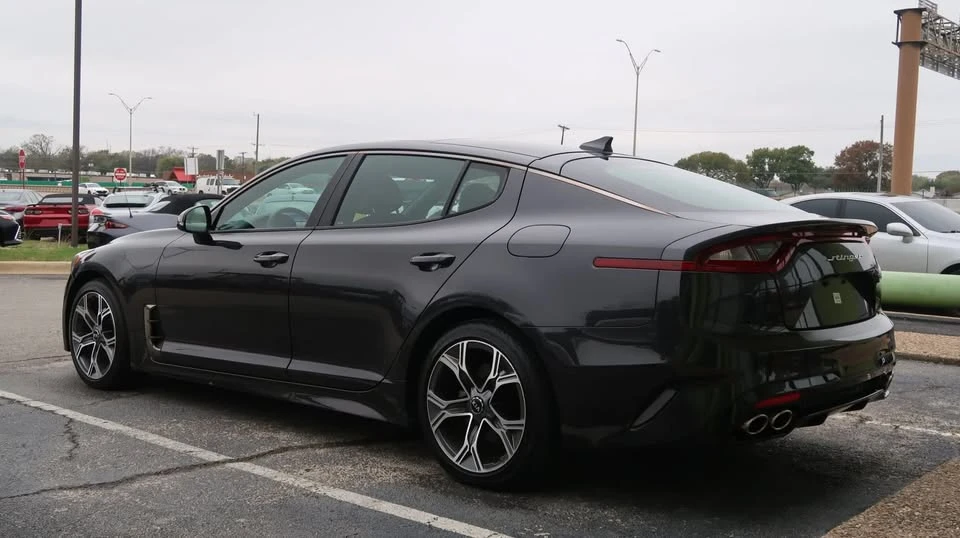2020 Kia Stinger - Image 9 of 20