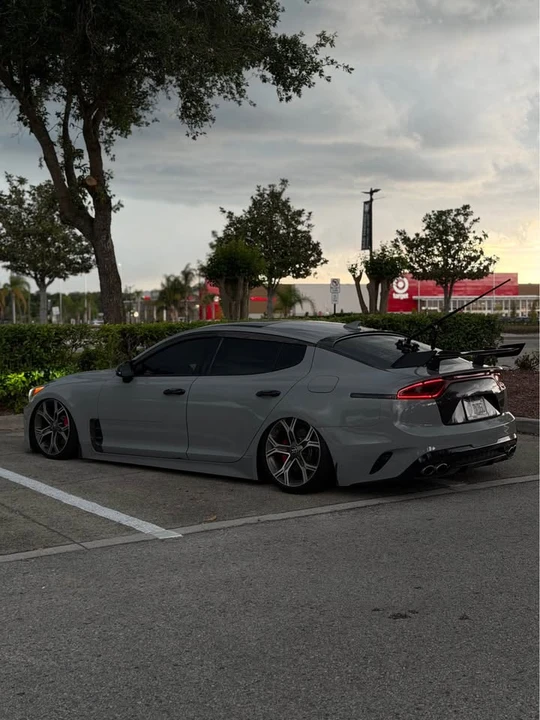 2020 Kia Stinger - Image 10 of 12