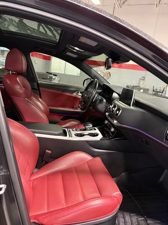 2020 Kia Stinger - Image 9 of 16