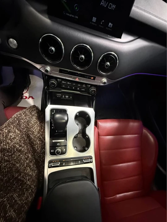 2020 Kia Stinger - Image 14 of 16
